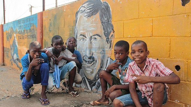 Artémides Zatti. "Desarrolló una actividad prodigiosa con habitual prontitud de ánimo, con heroico espíritu de sacrificio, con desapego absoluto de toda satisfacción personal, sin tomarse nunca vacaciones ni reposo", expresó Andrés Randisi.