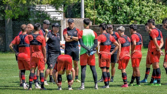 Patronato sumará minutos de fútbol pensando en su presentación oficial en la Primera Nacional Patronato sumará minutos de fútbol pensando en su presentación oficial en la Primera Nacional