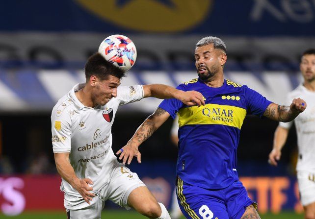 Boca local en La Bombonera ante el campeón.