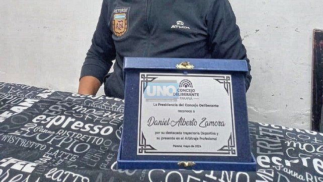 Daniel Zamora, árbitro paranaense, fue destacado por su trayectoria. Daniel Zamora, árbitro paranaense, fue destacado por su trayectoria.