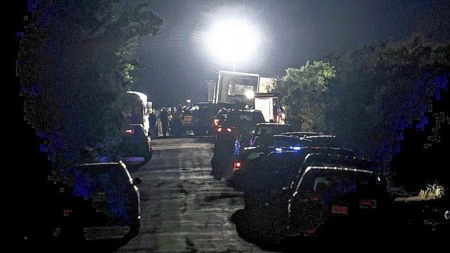 Además de los migrantes fallecidos, unas 16 personas fueron rescatadas con vida con síntomas de insolación, agotamiento y falta de agua