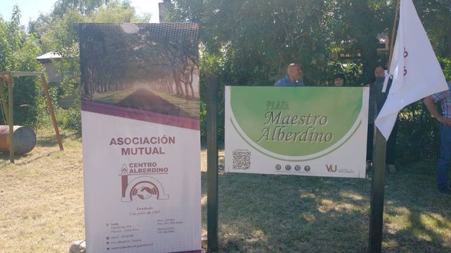 En el corazón de Villa Urquiza inauguraron la plaza Maestro Alberdino En el corazón de Villa Urquiza inauguraron la plaza Maestro Alberdino