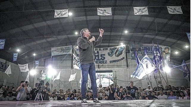 El presidente del PJ bonaerense Máximo Kirchner dijo que el triunfo de Macri en 2015 llevó al pueblo "a un infierno" de donde el peronismo lo había sacado