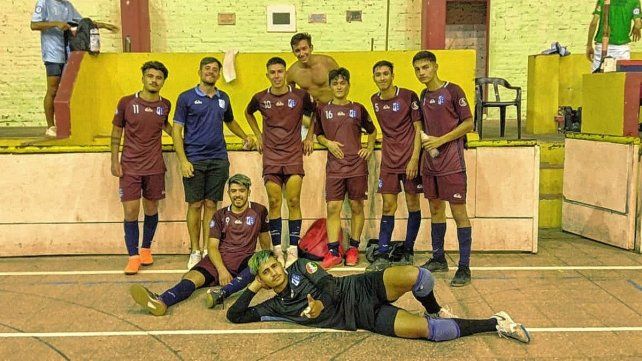 Esteban Burgos es entrenador de las formativas de Mariano Moreno.