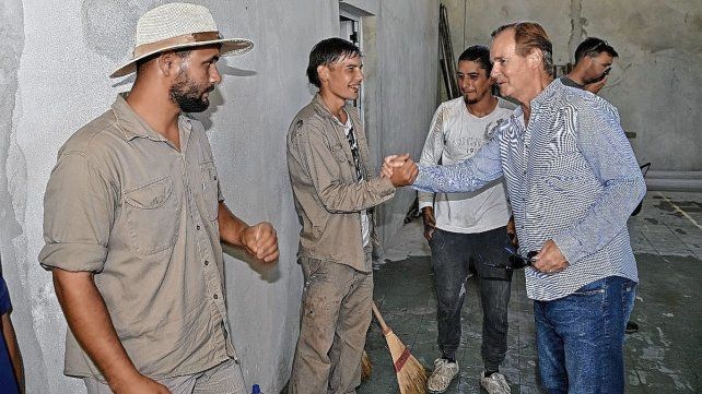 Gustavo Bordet saludó a los empleados del club paranaense.