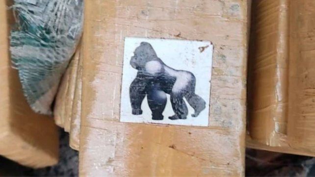 Los paquetes con droga tenían la imagen de un gorila. Los paquetes con droga tenían la imagen de un gorila.