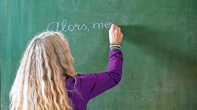 En Paraná se enseña francés desde hace décadas en varias escuelas. En Paraná se enseña francés desde hace décadas en varias escuelas.