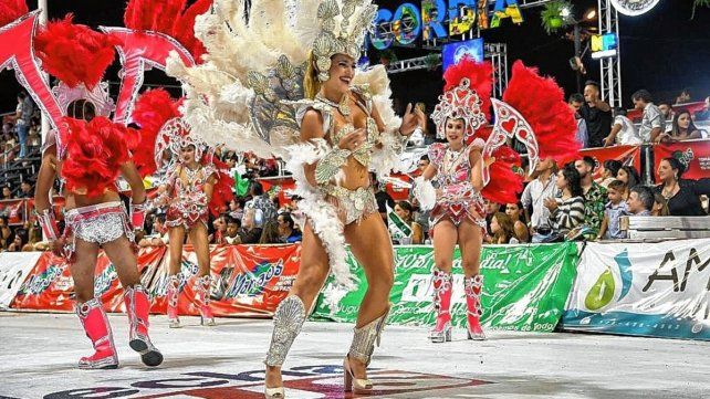 El Carnaval de Concordia vivió el sábado su segunda noche.