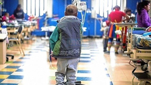 Derechos. Recibir los mejores cuidados disponibles, priorizando el tratamiento ambulatorio, siendo la estancia en el hospital lo más breve posible.