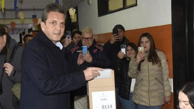 Tras votar en la escuela N° 45 en Tigre, Sergio Massa evaluó como Tras votar en la escuela N° 45 en Tigre, Sergio Massa evaluó como
