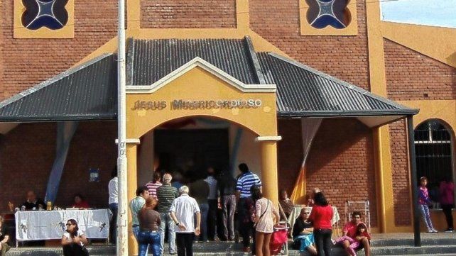 La misa del domingo a las 11 será presidida por monseñor Puiggari y se rezará por los fallecidos en pandemia