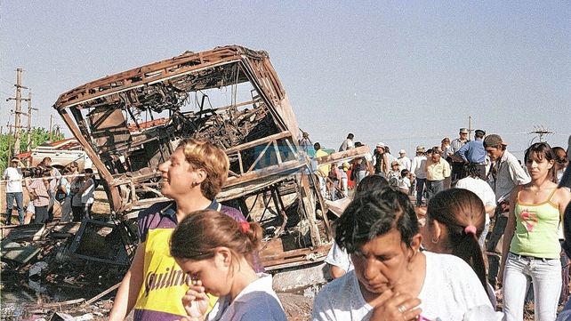 Solidaridad. Los vecinos de Los Conquistadores se acercaron al lugar de los hechos para ayudar. Solidaridad. Los vecinos de Los Conquistadores se acercaron al lugar de los hechos para ayudar.