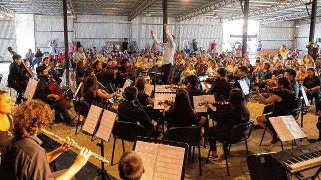 La Misa Criolla fue presentada en tres localidades. La Misa Criolla fue presentada en tres localidades.