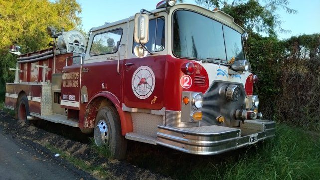 La autobomba en total abandono. Los bomberos luchan para que no quede en el olvido.