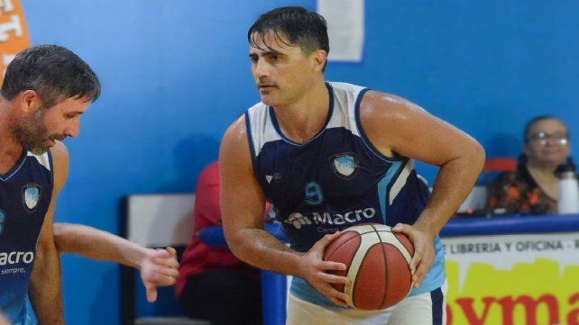 Juan Cantero, en acción con la camiseta de Rowing. Juan Cantero, en acción con la camiseta de Rowing.