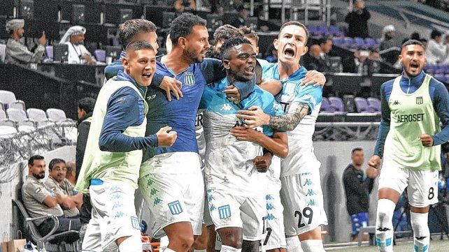 Racing derrotó a Boca Juniors 2 a 1 y se quedó con la Supercopa en Abu Dhabi.
