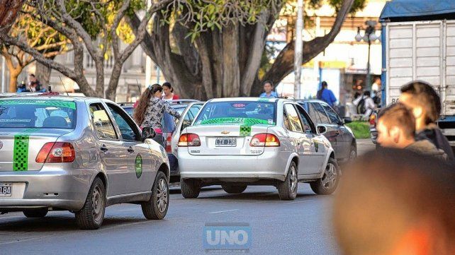 Taxis y remises adecuan sus tarifas ante la inflación. Taxis y remises adecuan sus tarifas ante la inflación.