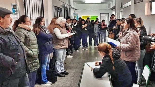 Medida de fuerza en escuela de Concordia. Medida de fuerza en escuela de Concordia.
