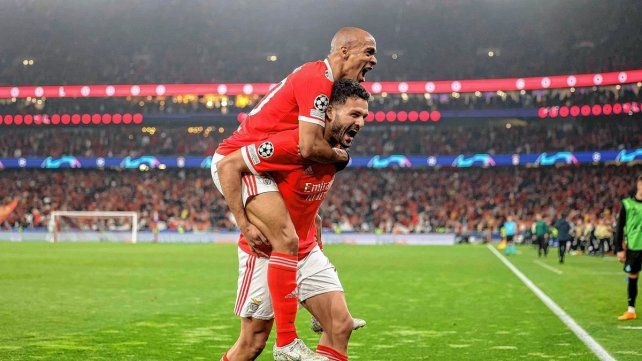 Benfica vapuleó a Brujas y está en cuartos de final.