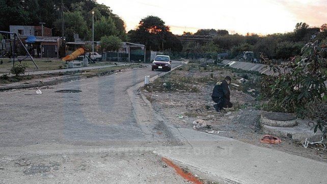 Madrugada violenta. El homicidio ocurrió en el interior del barrio Humito de Paraná.