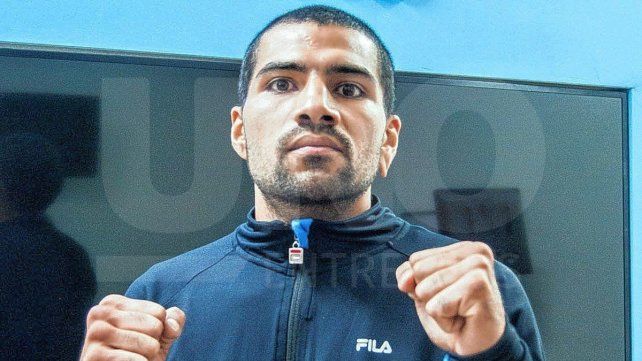 Ayrton Segovia reconoció que le gusta ir al cruce en sus peleas. Ayrton Segovia reconoció que le gusta ir al cruce en sus peleas.