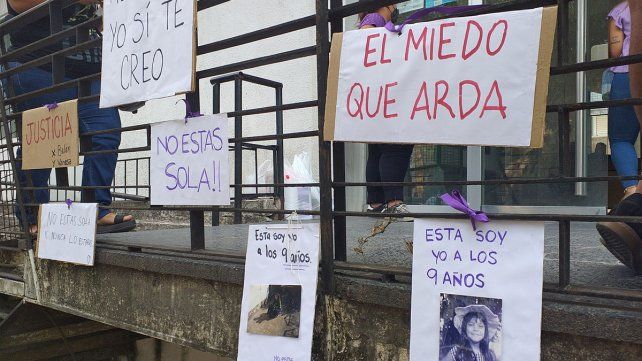 En el juicio, agrupaciones feministas respaldaron a las víctimas. Foto archivo 2021. En el juicio, agrupaciones feministas respaldaron a las víctimas. Foto archivo 2021.