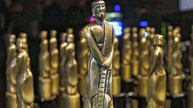 El 15 de mayo vuelve la entrega de los Premios Martín Fierro de TV. La realidad habla de un presente absolutamente devaluado. Parecería que estamos presenciando algo así como el réquiem del medio televisivo tal como lo conocíamos