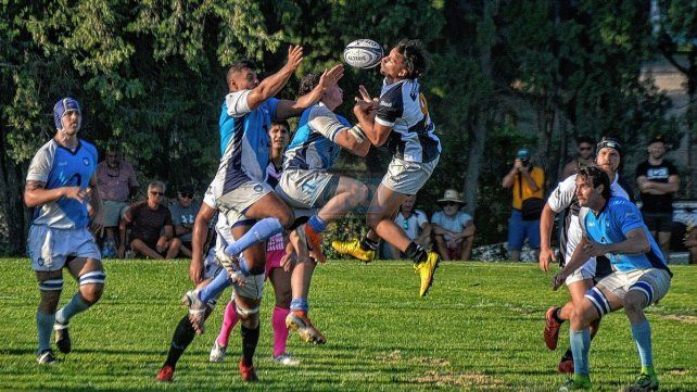 Estudiantes venció a Rowing en el inicio del TRL.