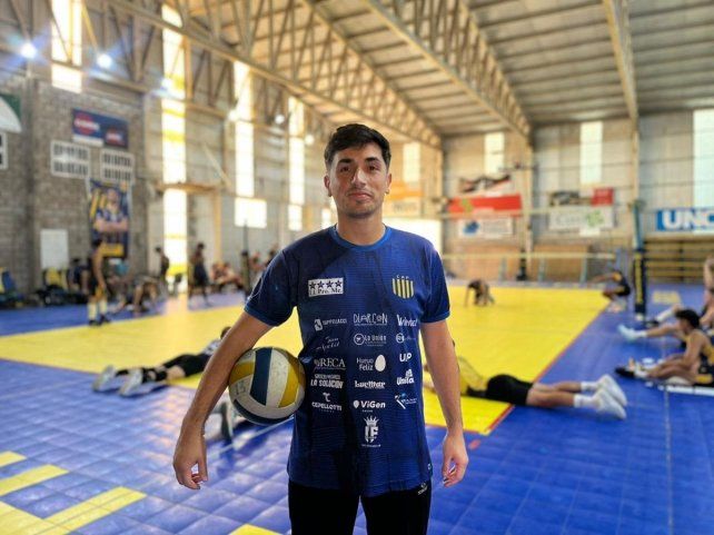 Nicolás Lescano, entrenador de Paracao. Nicolás Lescano, entrenador de Paracao.