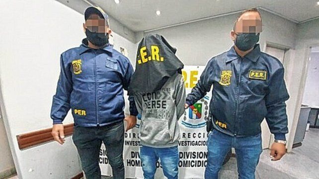 El joven de 22 años y su padre, de 65, quedaron con prisión preventiva domiciliaria en diferentes viviendas, lógicamente, tras ser imputados por homicidio culposo.