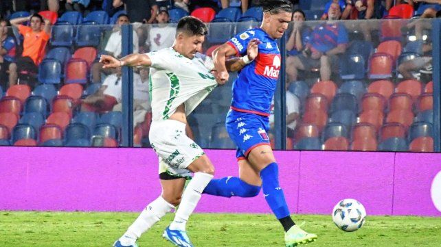 Tigre y Sarmiento igualaron 0 a 0 en el marco de la Zona B de la Copa de la Liga Profesional. Tigre y Sarmiento igualaron 0 a 0 en el marco de la Zona B de la Copa de la Liga Profesional.