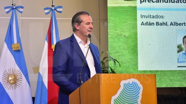 Adán Bahl. Adán Bahl.