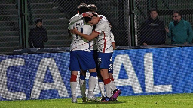 San Lorenzo festejó en Junín.