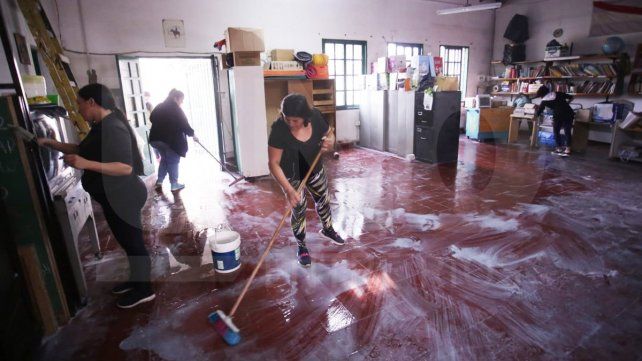 Robaron y provocaron destrozos en la escuela Los Constituyentes: piden iluminación
