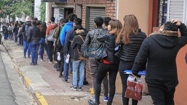 Los jóvenes son quienes más buscan insertarse en el mundo laboral Los jóvenes son quienes más buscan insertarse en el mundo laboral