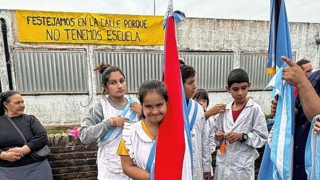 En al escuela deben trabajar con un sistema de burbujas porque no puede volver a su edificio