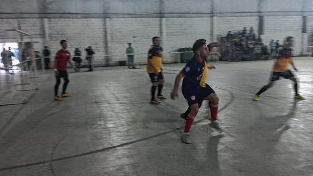 Atlético Paraná ganó 4 a 2 en el Microestadio de Sportivo Urquiza. Atlético Paraná ganó 4 a 2 en el Microestadio de Sportivo Urquiza.