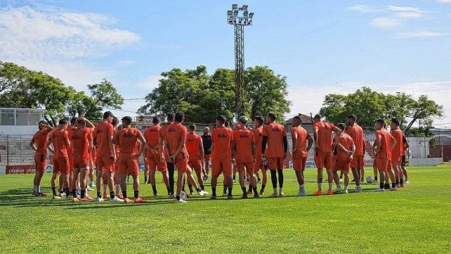 Los jugadores de Patronato se movieron por primera vez en el Pedro Mutio.