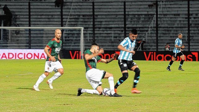 Por los 16avos. de final de la Copa Argentina, Agropecuario derrotó 2 a 1 a Racing y lo dejó afuera de la competencia.