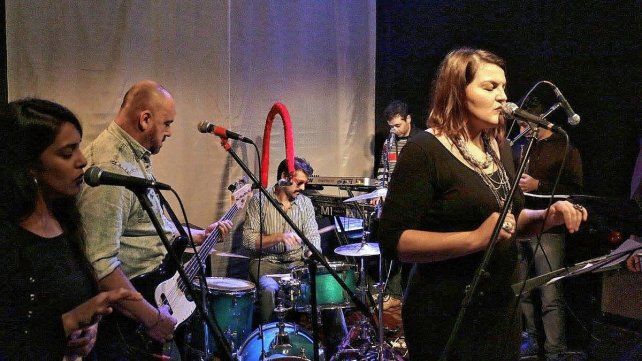 Flopa Suksdorf es una de las vocalistas de jazz y soul más convocantes del país. Foto: Gentileza Darío Giles