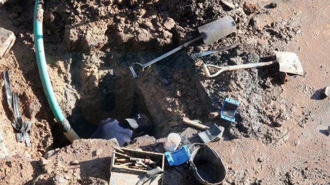 Personal municipal de Paraná trabaja en avenida Zanni, entre Estévez y Boero. Las tareas se extenderán hasta la tarde