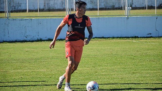 Lautaro Geminiani es uno de los futbolistas de Patronato que dio positivo de Covid-19.