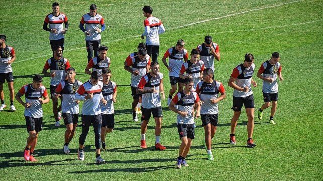 Patronato buscará cortar con la serie de dos derrotas y un empate ante Atlético, en Tucumán.