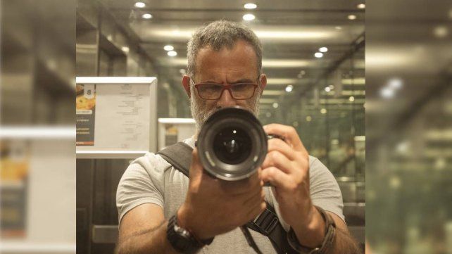 Emiliano, el fotógrafo que inició en Paraná una cadena de favores Emiliano, el fotógrafo que inició en Paraná una cadena de favores