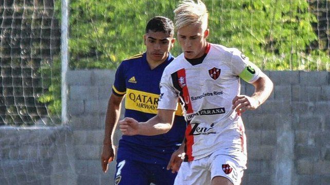 Pablo Hofstetter luciendo la cinta de capitán en la división reserva.