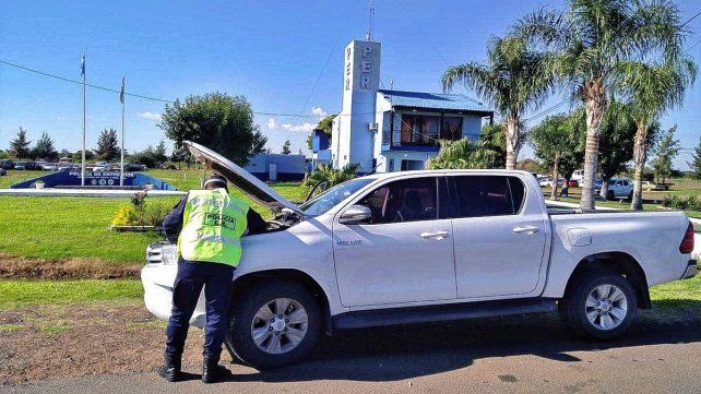 Retuvieron una camioneta en ruta 14.