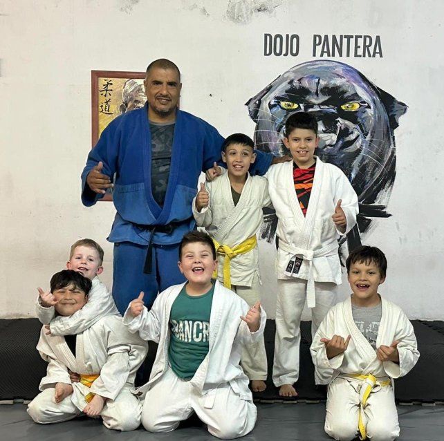 Habrá una muestra deportiva en el Dojo Pantera. Habrá una muestra deportiva en el Dojo Pantera.