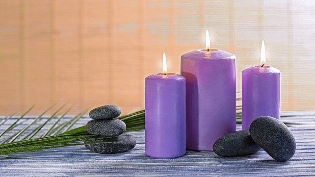 Las velas lilas o violetas se usan para transmutar la energía Las velas lilas o violetas se usan para transmutar la energía