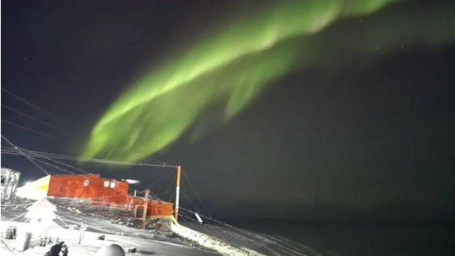 Video: se registraron auroras australes en la Antártida Argentina Video: se registraron auroras australes en la Antártida Argentina