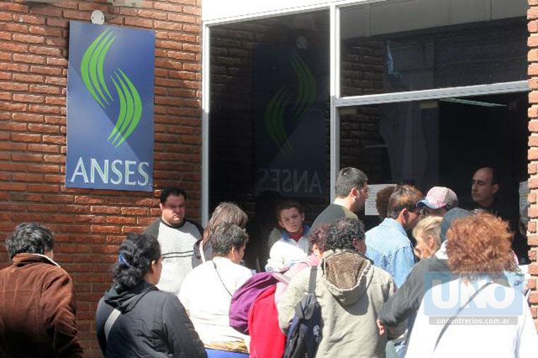 Foto UNO/Archivo ilustrativa. Aplicación. Los aumentos del 20% y 40% a las asignaciones familiares.